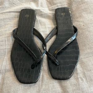 H & M flip flops